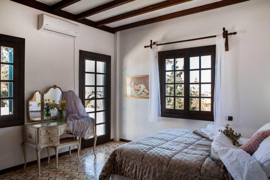 Villa Velissarios: Wonderful Villa Next To Beach Aegina Exterior photo